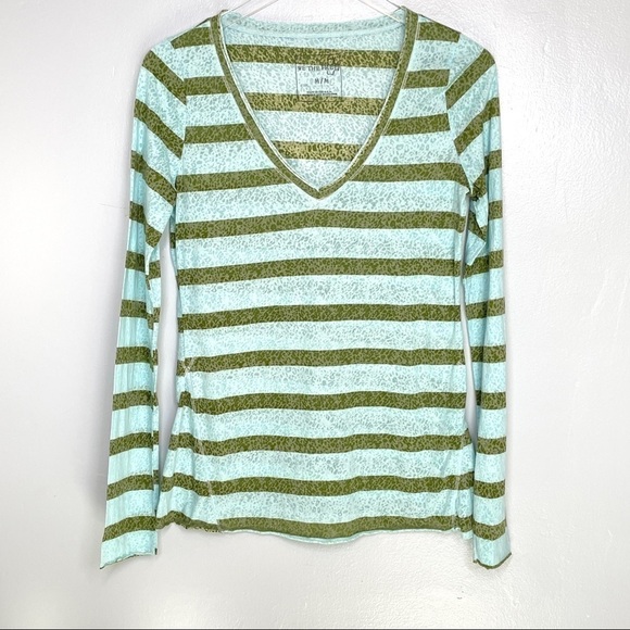 We the Free Striped V-neck Long Sleeved T Shirt Blue/Grey Subtle Cheetah Print M - Picture 1 of 13